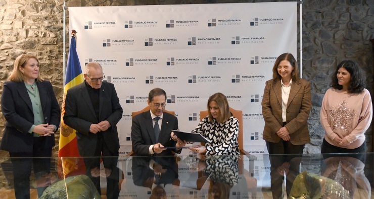El moment de la signatura dels convenis amb la Fundació Privada Maria Maestre.